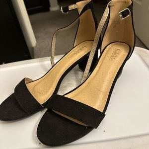 Wide feet black heels